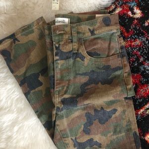 Madewell High Rise Slim Boyjean- Camo *Tags On*